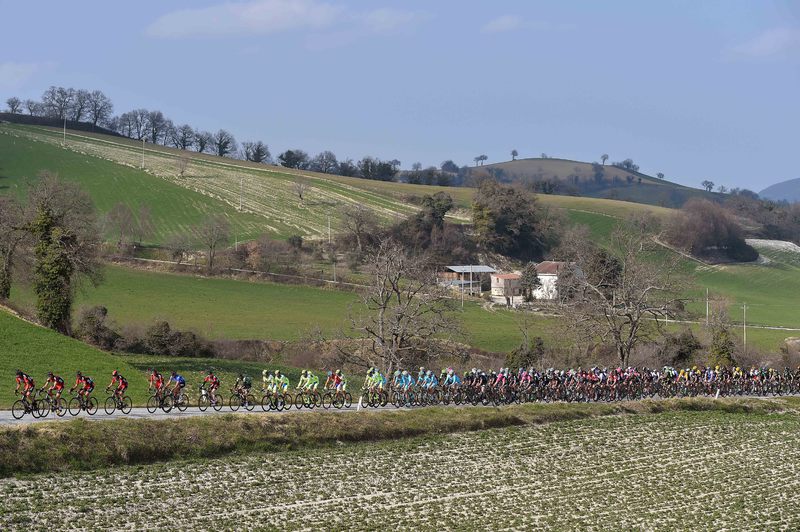 Tirreno-Adriatico - stage 4 - Cycling: 50th Tirreno - Adriatico 2015 / Stage 4 
Illustration Illustratie / Peleton Peloton / Mountains Montagnes Bergen / Landscape Paysage Landschap / 
Indicatore (Arezzo) - Castelraimondo (226Km)/ 
Stage Rit /(c) Tim De Waele
