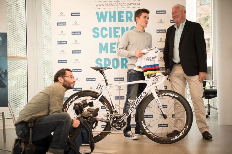 Kwiatkowski visits Bakala Academy 