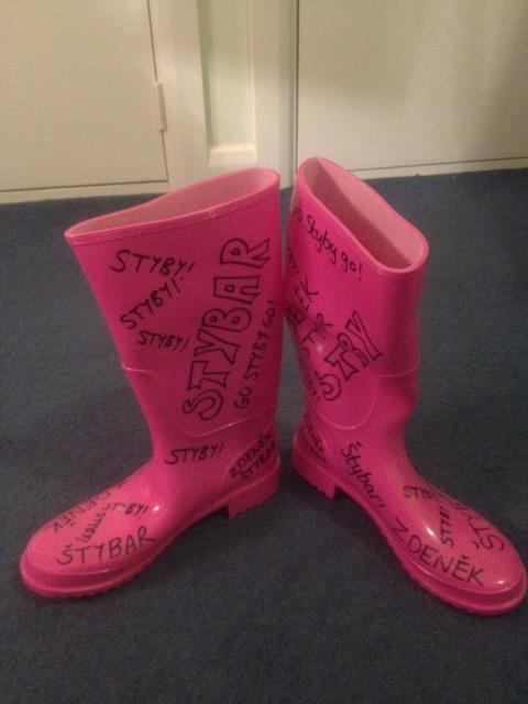 ...and a close up of my hand decorated wellies!