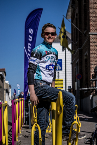 Mijn petekind Mathàn langs de laatste kasseistrook van de Brabantse Pijl 2014