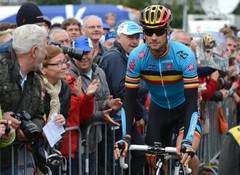 Wk Valkenburg : kijk goed naar de achtergrond en het spandoek !!