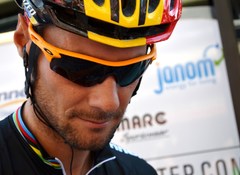 Ik kreeg Tom zijn handtekening op de enece tour