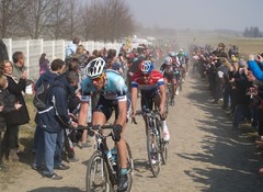 Paris-Roubaix 2013 : Zdeněk Štybar & Nikki Terpstra dans le Secteur N°10 (Mons-en-Pévèle)