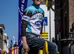 Mijn petekind Mathàn langs de laatste kasseistrook van de Brabantse Pijl 2014