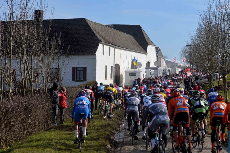 Omloop Het Nieuwsblad - Cycling: 70th Omloop Het Nieuwsblad 2015 
Illustratie / Peleton Peloton / HAAGHOEK / Crash Chute Val / Landscape Paysage Landschap / 
Gent - Gent (200Km)/ 
Flanders Classics /(c) Tim De Waele
