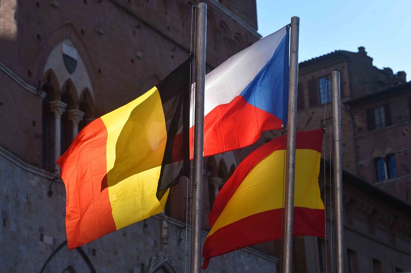 Strade Bianche - Cycling: 9th Strade Bianche 2015  
Illustration Illustratie Flag Drapeau Vlag / Podium / Greg VAN AVERMAET (Bel)/ Zdenek STYBAR (Cze)/ Alejandro VALVERDE (Esp)/ Celebration Joie Vreugde / 
San Gimignano- Siena (200Km)
Eroica (c) Tim De Waele
