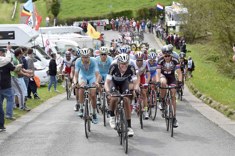 Liege - Bastogne - Liege - Cycling: 101th Liege - Bastogne - Liege 2015
BOUET Maxime (FRA)/ MORENO Daniel (ESP)/ TAARAMAE Rein (EST)/ BARGUIL Warren (FRA)/ La Redoute (314m)/ 
Liege - Liege (Ans) 253Km/ 
Luik - Bastenaken LBL pool vk/© Tim De Waele
