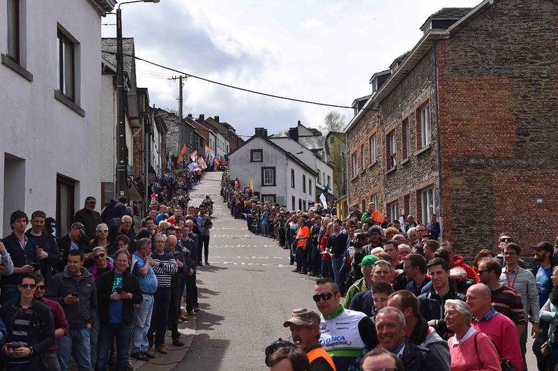Liege - Bastogne - Liege - Cycling: 101th Liege - Bastogne - Liege 2015
Illustration Illustratie / Public Publiek Spectators  Fans Supporters / HOUFFALIZE City Ville Stad / Cote de Saint Roche (456m) / Landscape Paysage Landschap / 
Liege - Liege (Ans) 253Km/ 
Luik - Bastenaken LBL