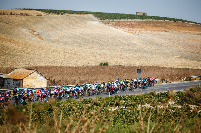 Etixx - Quick-Step animating La Vuelta - Stage 5: Rota - Alcala de Guadaira, 167.3 KM Photo: Iri Greco / BrakeThrough Media
