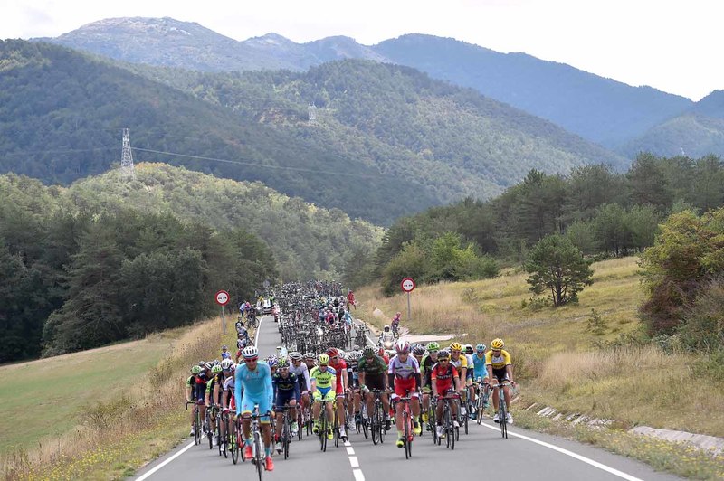 Vuelta a España - stage 14 - Cycling: 70th Tour of Spain 2015 / Stage 14
Illustration Illustratie/ Peloton Peleton/ Landscape Paysage/ Mountains Montagnes Bergen/
Vitoria-Alto Campoo. Fuente del Chivo 1980m (215Km)/
Rit Etape / Vuelta Tour d'Espagne Ronde van Spanje /(c)Tim De Waele 