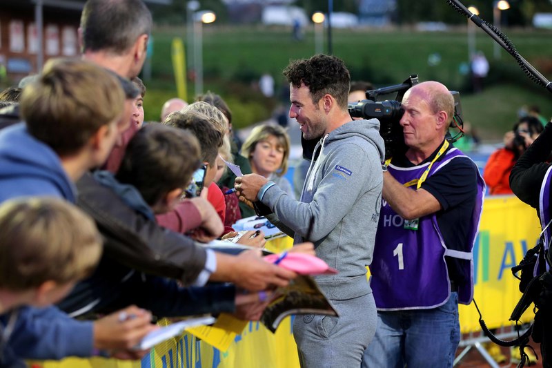 Tour of Britain - team presentation - Cycling: Tour of Britain 2015/ Team Presentation
CAVENDISH Mark (Gbr)/ Fans Supporter/
Rit Etape / Tour of Britain /(c)Tim De Waele 