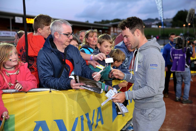 Tour of Britain - team presentation - Cycling: Tour of Britain 2015/ Team Presentation
CAVENDISH Mark (Gbr)/ Fans Supporter/
Rit Etape / Tour of Britain /(c)Tim De Waele 