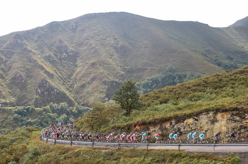 Vuelta a España - stage 15 - Cycling: 70th Tour of Spain 2015 / Stage 15
Illustration Illustratie/ Peloton Peleton/ Landscape Paysage/ Mountains Montagnes Bergen/ 
Comillas - Sostres. Cabrales 1.230m (175.8Km)/
Rit Etape / Vuelta Tour d'Espagne Ronde van Spanje /(c)Tim De Waele 