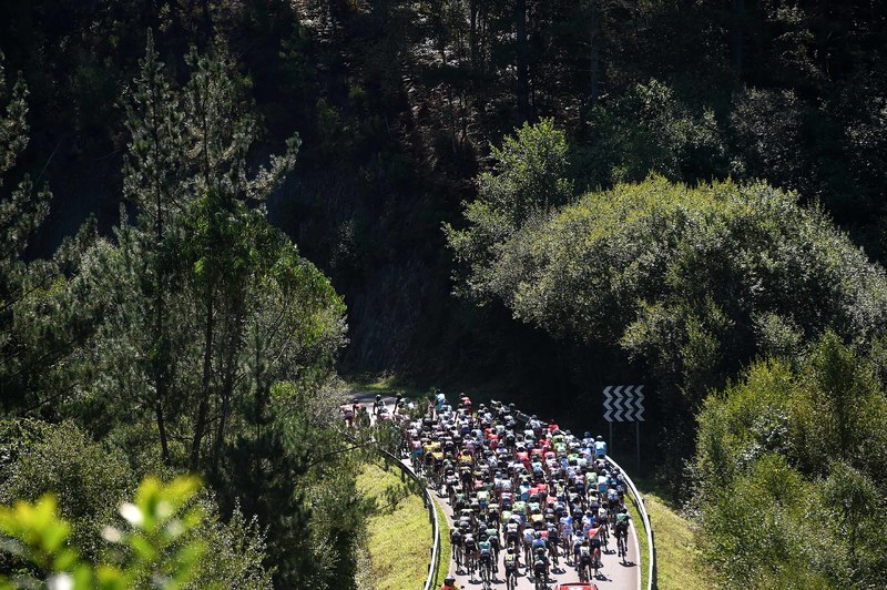 Vuelta a España - stage 16 - Cycling: 70th Tour of Spain 2015 / Stage 16
Illustration Illustratie/ Peloton Peleton/ Landscape Paysage/ Mountains Montagnes Bergen/
Luarca - Ermita de Alba. Quiros 1.185m (185Km)
Rit Etape / Vuelta Tour d'Espagne Ronde van Spanje /(c)Tim De Waele 