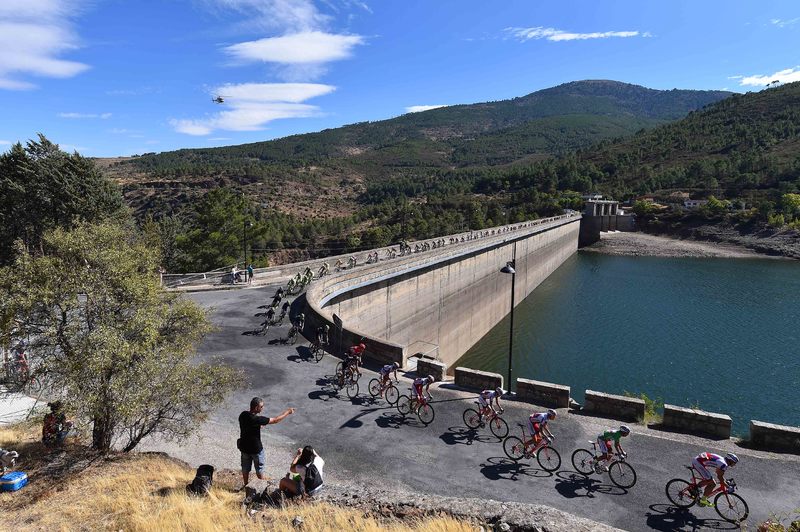Vuelta a España - stage 19 - Cycling: 70th Tour of Spain 2015 / Stage 19
Illustration Illustratie / Peleton Peloton / Landscape Paysage Landschap / Mountains Montagnes Bergen/ Lake Lag/
Medina del Campo - Avila (185.8Km)/ 
Rit Etape / Vuelta Tour d'Espagne Ronde van Spanje /(c)Tim De