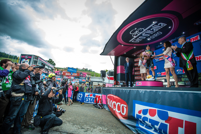 Uran on his way to Pink 