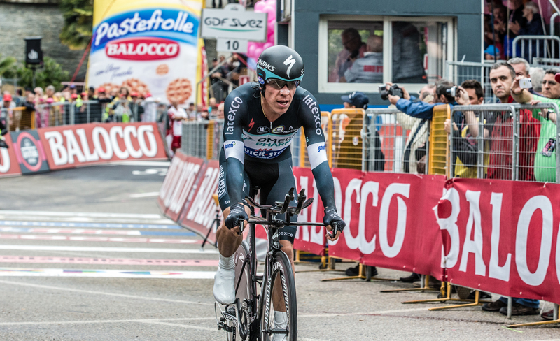 Uran on his way to Pink 