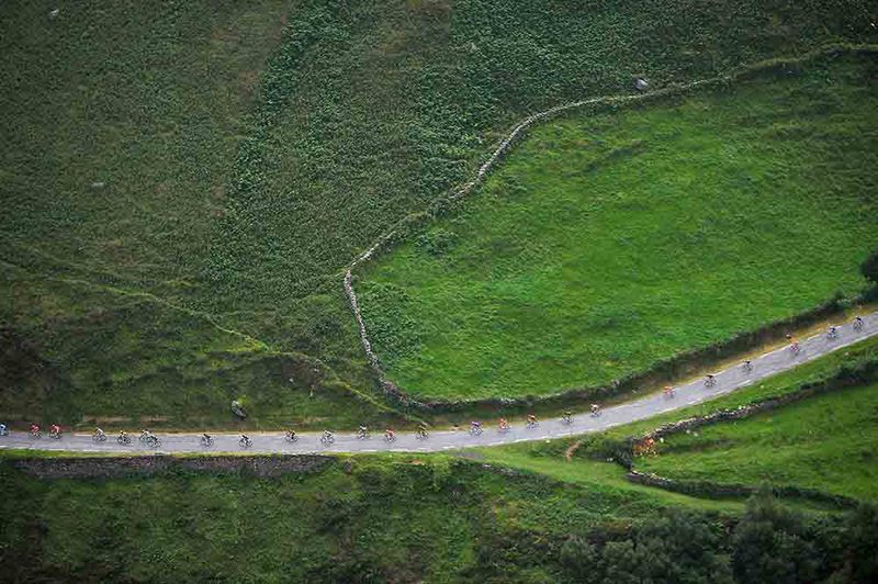 La Vuelta a España - stage 13 - Cycling: 69th Tour of Spain 2014 / Stage 13 
Illustration Illustratie / Peleton Peloton / ALTO ESTACAS DE TRUEBA (1150m)/ Landscape Paysage Landschap / 
Belorado - Obregon Parque De Cabarceno 170m (188,7Km)/ 
Vuelta Tour d'Espagne Ronde van Spanje / Etape