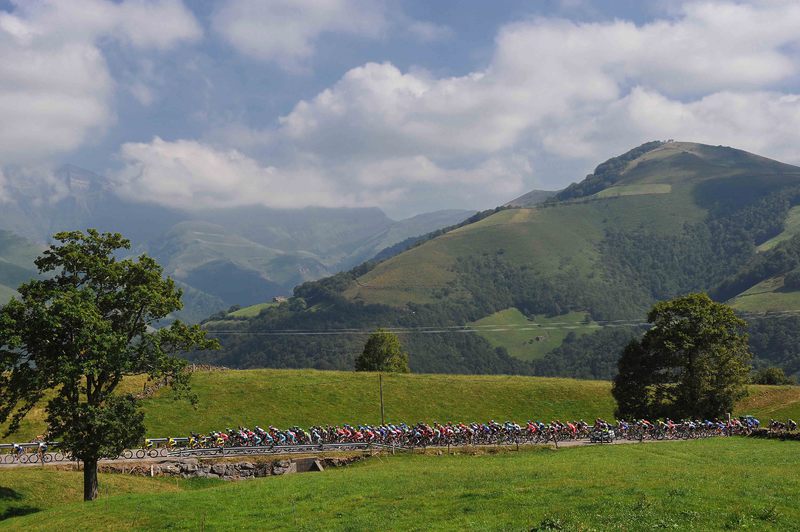 La Vuelta a España - stage 13 - Cycling: 69th Tour of Spain 2014 / Stage 13 
Illustration Illustratie / Peleton Peloton / PUERTO DE LA BRAGUIA (720m) Mountains Montagnes Bergen / Landscape Paysage Landschap / 
Belorado - Obregon Parque De Cabarceno 170m (188,7Km)/ 
Vuelta Tour d'Espagne