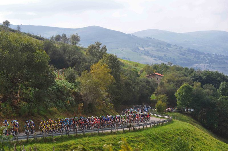 La Vuelta a España - stage 13 - Cycling: 69th Tour of Spain 2014 / Stage 13 
Illustration Illustratie / Peleton Peloton / ALTO DEL CARACOL (820)/ Landscape Paysage Landschap / 
Belorado - Obregon Parque De Cabarceno 170m (188,7Km)/ 
Vuelta Tour d'Espagne Ronde van Spanje / Etape Rit /(c