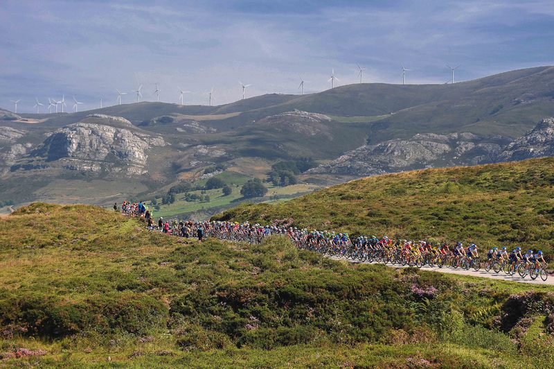 La Vuelta a España - stage 13 - Cycling: 69th Tour of Spain 2014 / Stage 13 
Illustration Illustratie / Peleton Peloton / ALTO ESTACAS DE TRUEBA (1150m) Mountains Montagnes Bergen / Landscape Paysage Landschap / 
Belorado - Obregon Parque De Cabarceno 170m (188,7Km)/ 
Vuelta Tour d'Espa