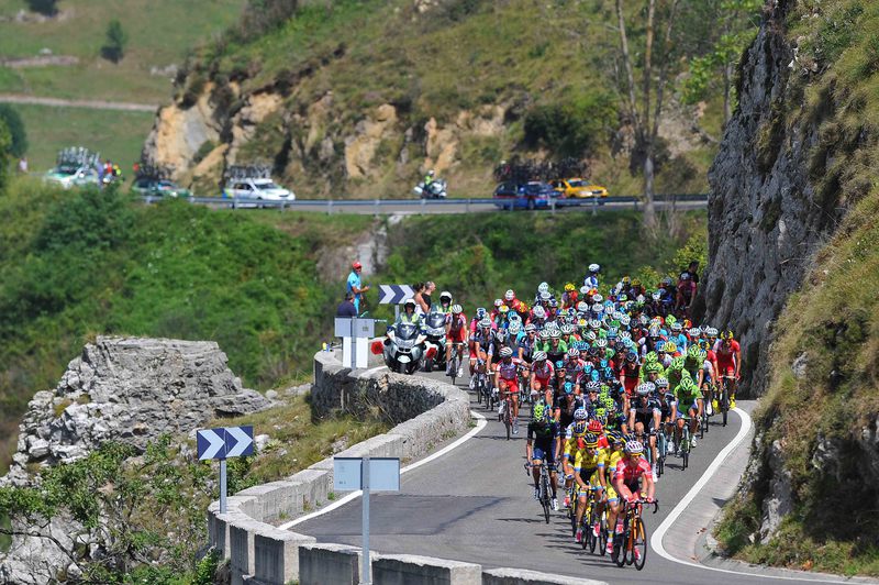 La Vuelta a España - stage 14 - Cycling: 69th Tour of Spain 2014 / Stage 14 
Illustration Illustratie / Peleton Peloton / COLLADA DE LA HOZ (658m) Mountains Montagnes Bergen / Landscape Paysage Landschap / 
Santander - La Camperona Valle de Sabero 1600m (200,8Km)/ 
Vuelta Tour d'Espagne