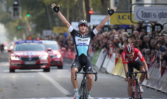 2015 Best Moments: Matteo Trentin schrijft historie in Parijs-Tours!